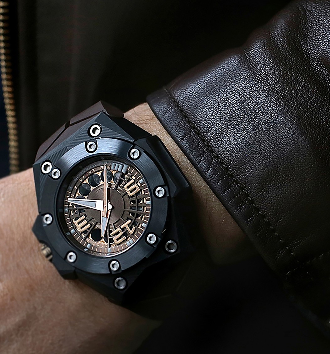 In Depth Replica Linde Werdelin Oktopus Moon Carbon In The World Of Luxury Watches