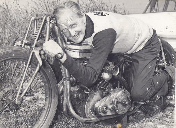 Low Price Replica Baume & Mercier – Honors Racing Legend Burt Munro